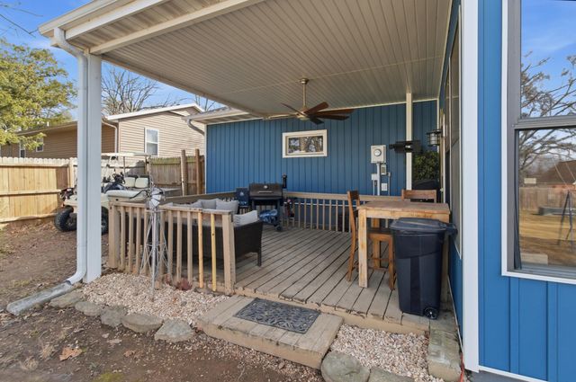 814 Parkview Drive, Hollister, MO 65672