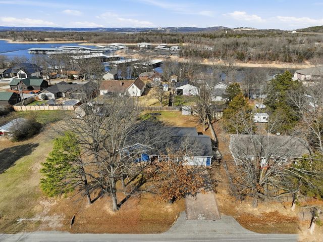 814 Parkview Drive, Hollister, MO 65672