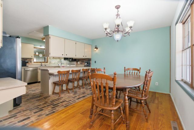 814 Parkview Drive, Hollister, MO 65672