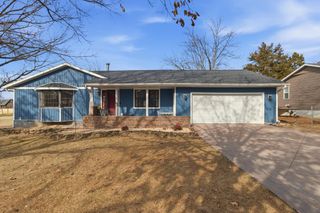 814 Parkview Drive, Hollister, MO 65672