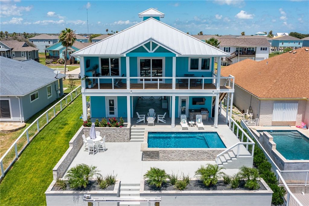 107 Windjammer St, Rockport, TX 78382 — exterior