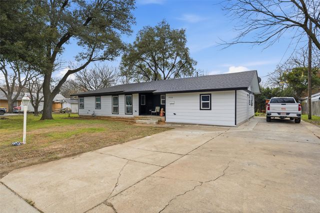 1020 E Walnut Street, Hillsboro, TX 76645