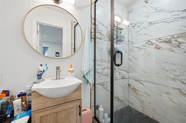 1020 E Walnut Street, Hillsboro, TX 76645