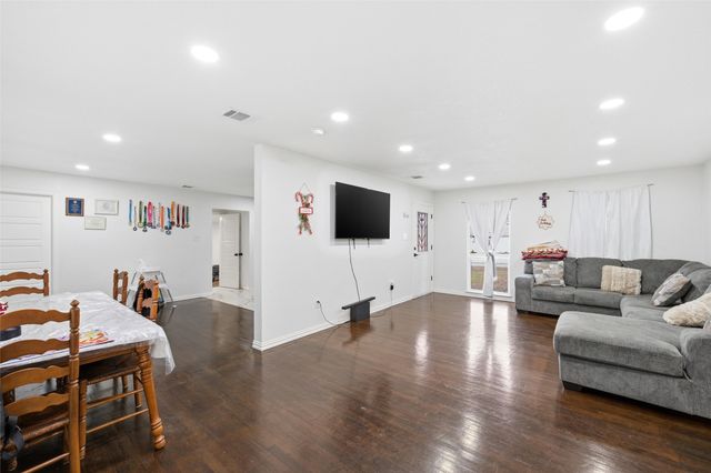 1020 E Walnut Street, Hillsboro, TX 76645