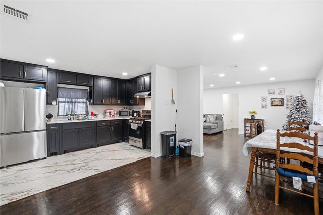 1020 E Walnut Street, Hillsboro, TX 76645