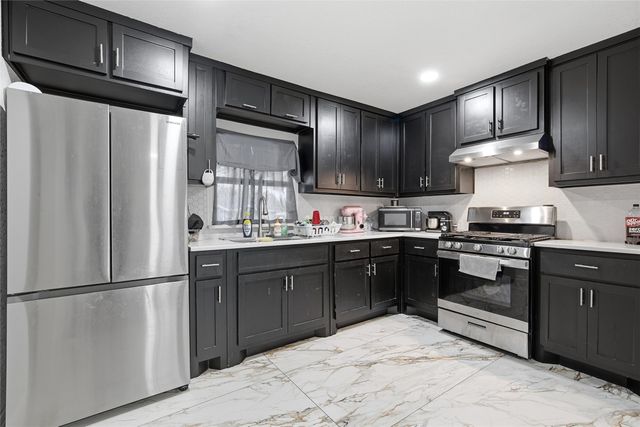 1020 E Walnut Street, Hillsboro, TX 76645