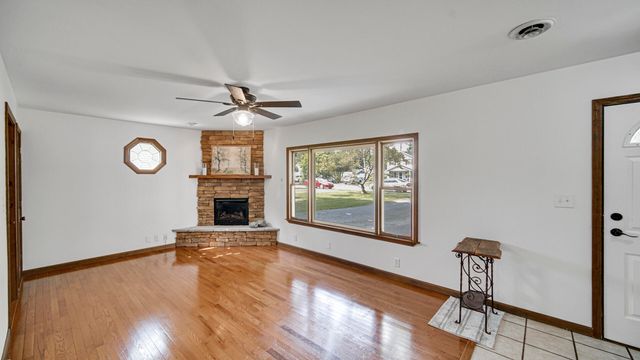 419 S 9th Street, Chesterton, IN 46304