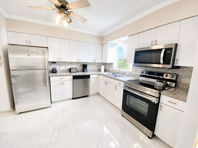 805 S 26TH Avenue, Hollywood, FL 33020