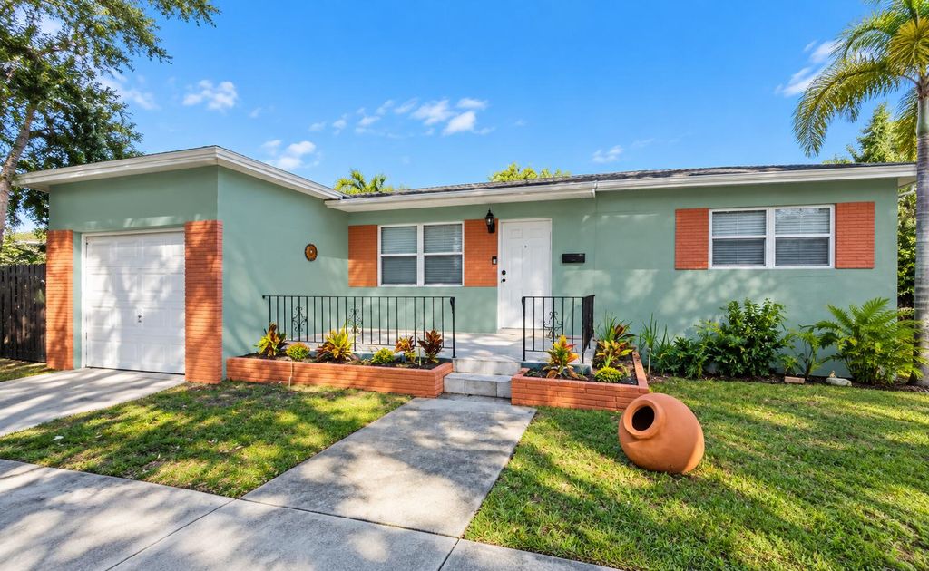 805 S 26TH Avenue, Hollywood, FL 33020