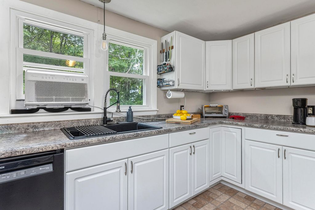 8 Kenneth Road, South Portland, ME 04106 — photo 3