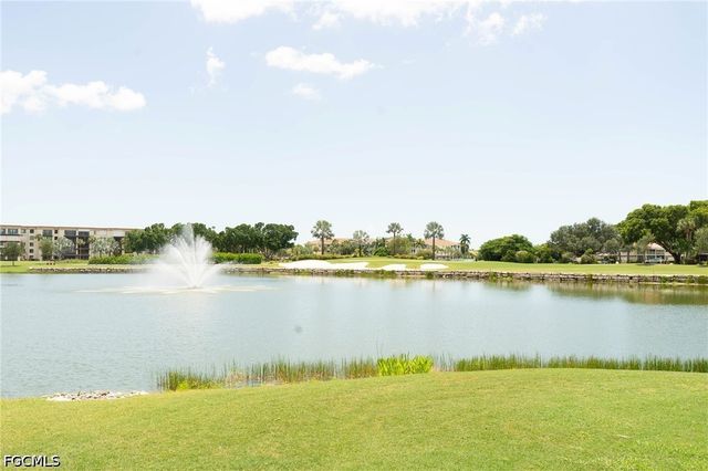 1747 Pebble Beach DR 302, Fort Myers, FL 33907
