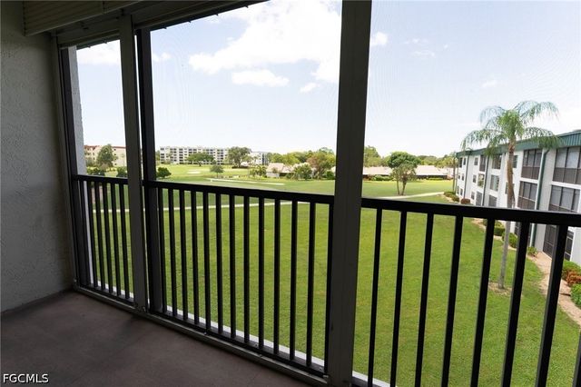 1747 Pebble Beach DR 302, Fort Myers, FL 33907