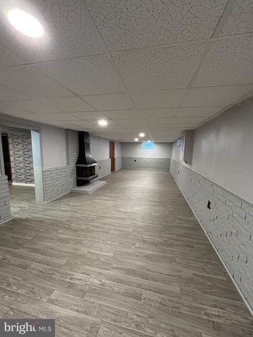 120 CLARKSON DR, York, PA 17403