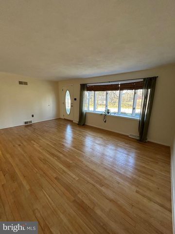 120 CLARKSON DR, York, PA 17403