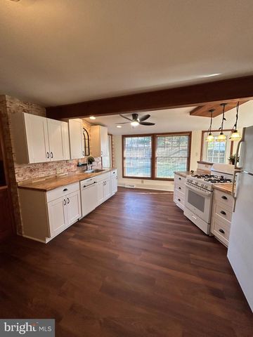 120 CLARKSON DR, York, PA 17403