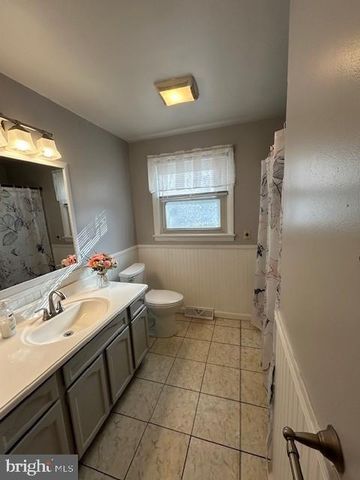 120 CLARKSON DR, York, PA 17403