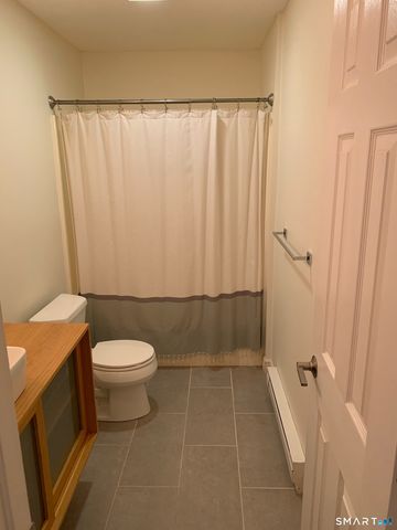 130 Main Street 4C, Canton, CT 06019