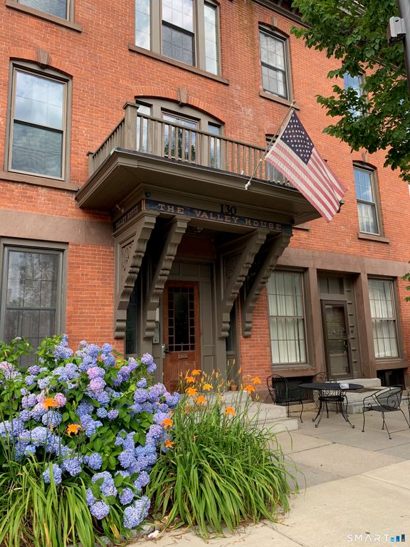 130 Main Street 4C, Canton, CT 06019