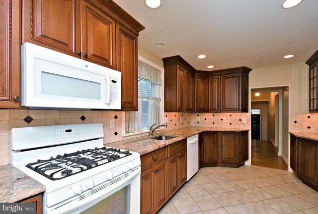 23 CARRIAGE LN, Norristown, PA 19401