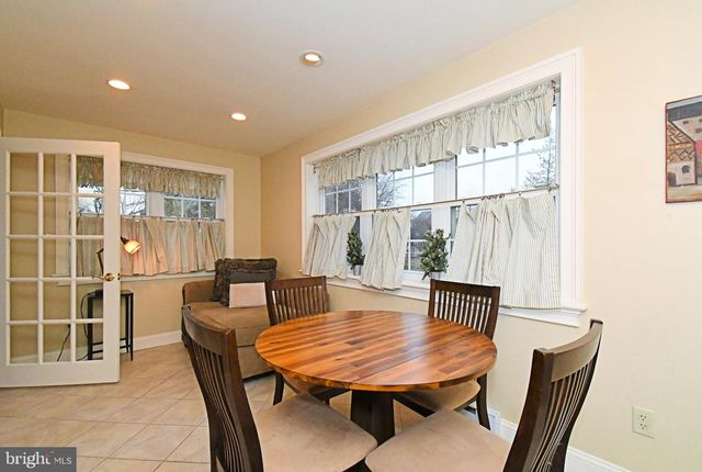 23 CARRIAGE LN, Norristown, PA 19401