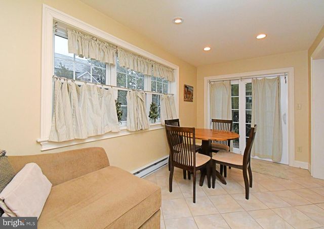 23 CARRIAGE LN, Norristown, PA 19401