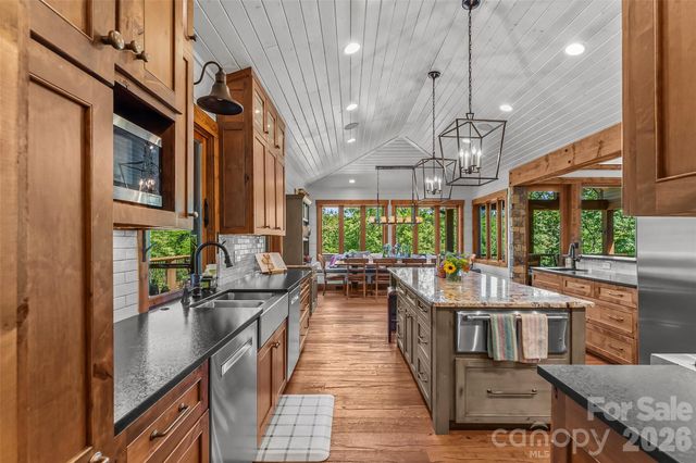2087 Firestone Trail, Nebo, NC 28761