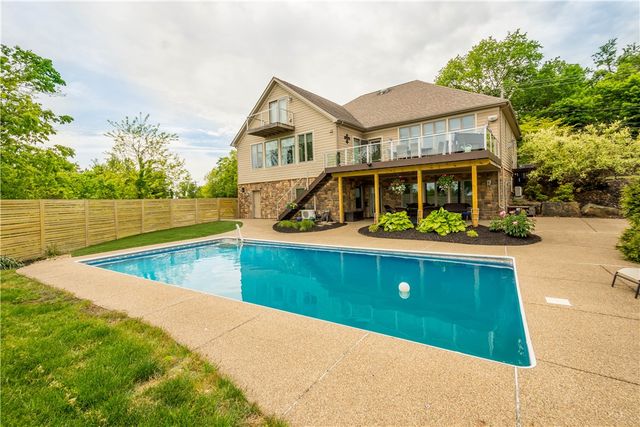 806 Harmony Rd, Ohio Twp, PA 15237