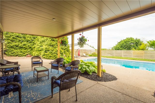 806 Harmony Rd, Ohio Twp, PA 15237