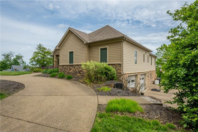 806 Harmony Rd, Ohio Twp, PA 15237