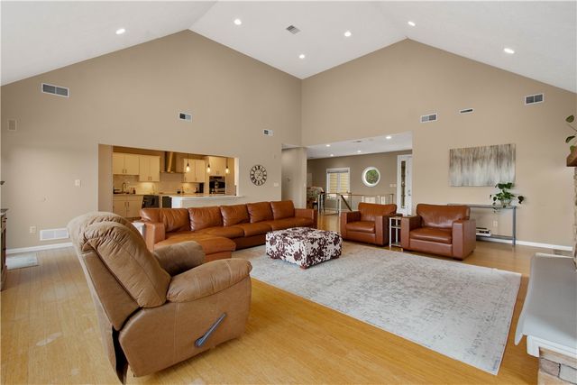 806 Harmony Rd, Ohio Twp, PA 15237