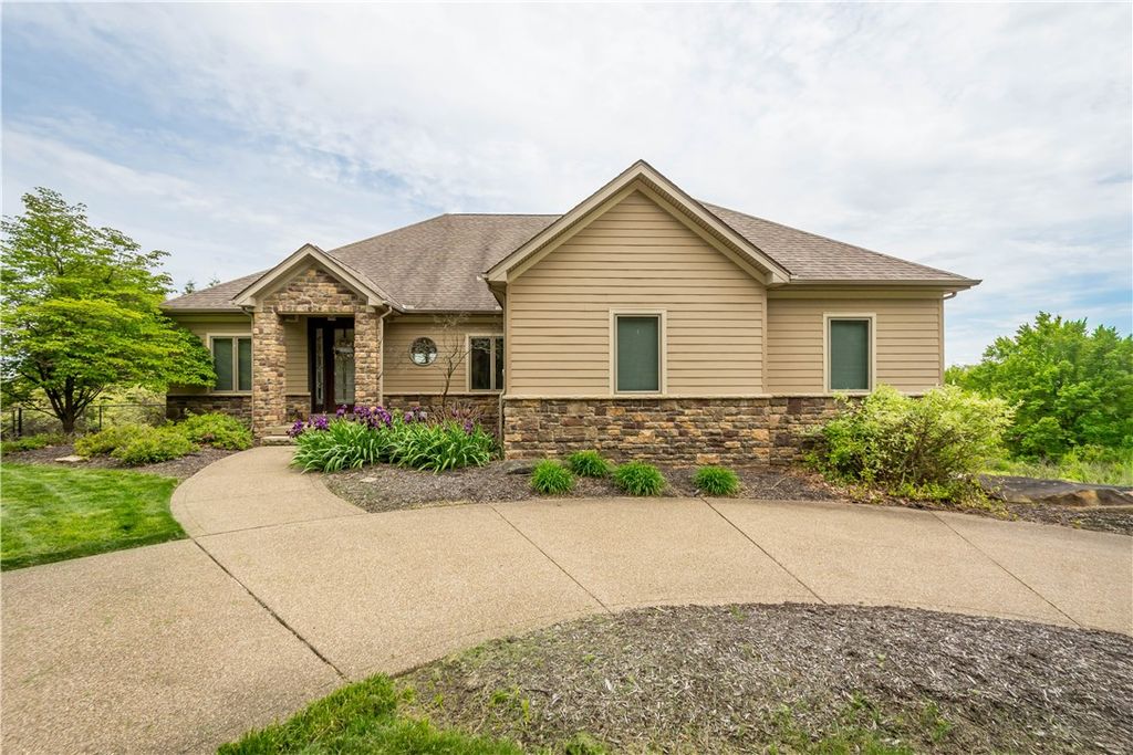 806 Harmony Rd, Ohio Twp, PA 15237
