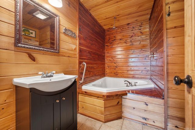 80 Peachtree Lane, Glenwood, AR 71943