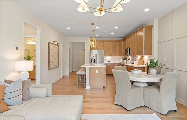399 Neponset 104, Canton, MA 02021