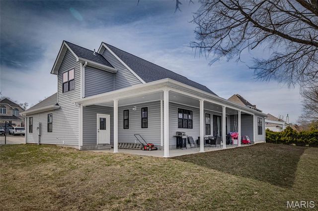 327 Wellington Place, Farmington, MO 63640