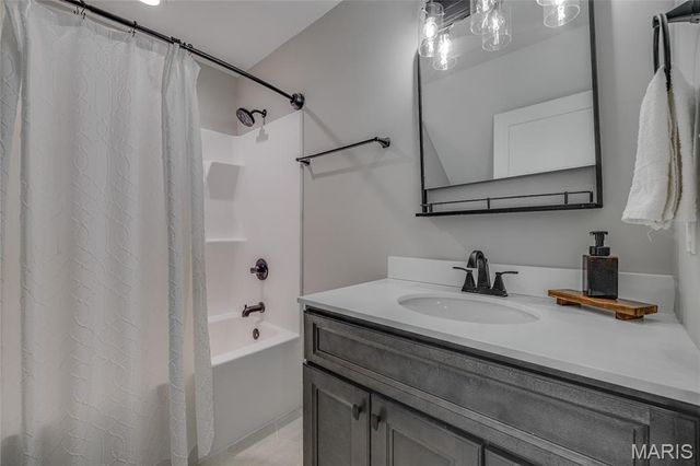 327 Wellington Place, Farmington, MO 63640