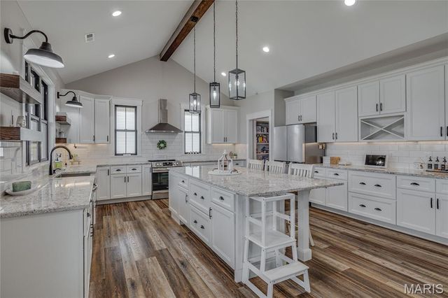 327 Wellington Place, Farmington, MO 63640