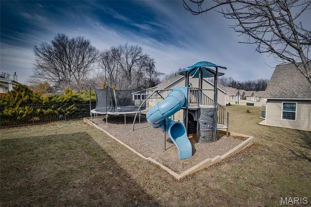 327 Wellington Place, Farmington, MO 63640