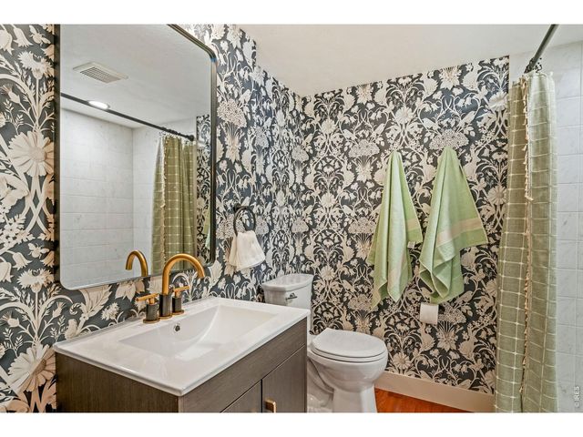 2500 Danbury Dr, Longmont, CO 80503