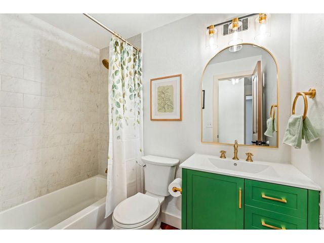 2500 Danbury Dr, Longmont, CO 80503