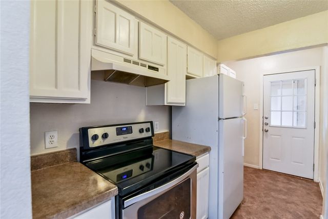 708 Woodland Court, Kennedale, TX 76060