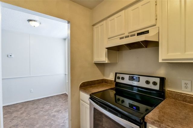 708 Woodland Court, Kennedale, TX 76060