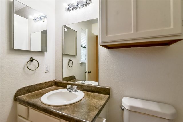 708 Woodland Court, Kennedale, TX 76060