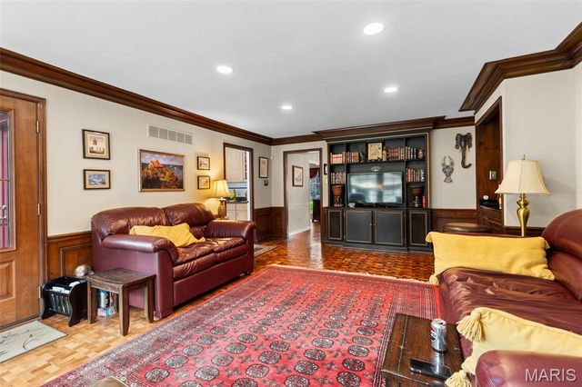 10469 White Bridge Lane, St Louis, MO 63141
