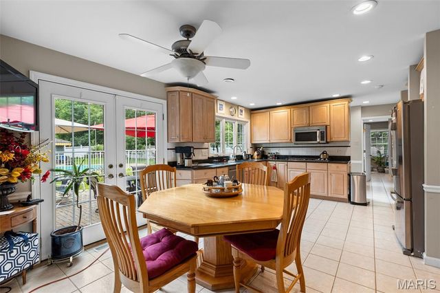 10469 White Bridge Lane, St Louis, MO 63141