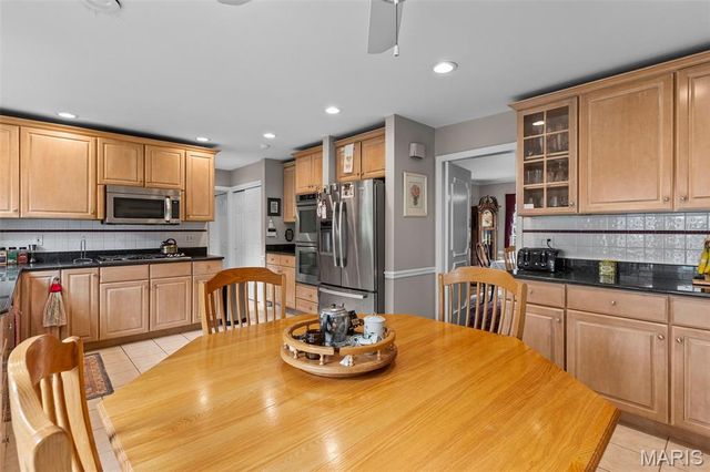 10469 White Bridge Lane, St Louis, MO 63141