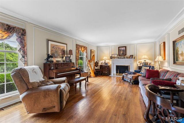 10469 White Bridge Lane, St Louis, MO 63141