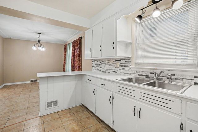 1425 Sunnyside Drive, Kalamazoo Twp, MI 49048