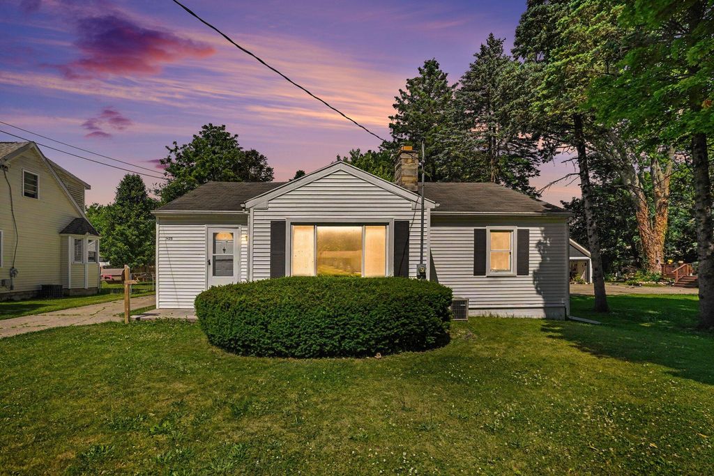 1425 Sunnyside Drive, Kalamazoo Twp, MI 49048