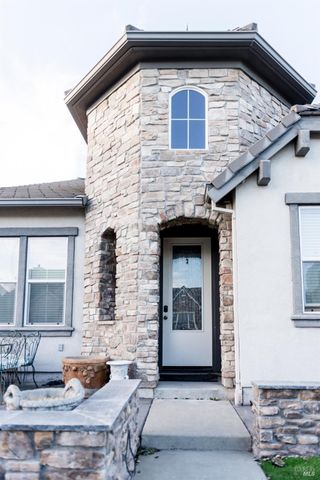 448 Royal Tern Dr, Vacaville, CA 95687