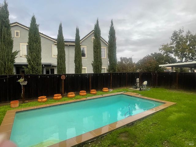 448 Royal Tern Dr, Vacaville, CA 95687